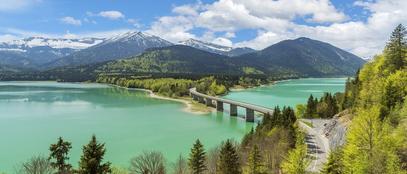 Bild gefunden unter: https://www.lenggries.de/sommer/sylvensteinsee-1